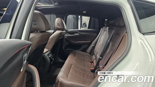 BMW X4 xDrive20i M Sport — Фото автомобиля 11