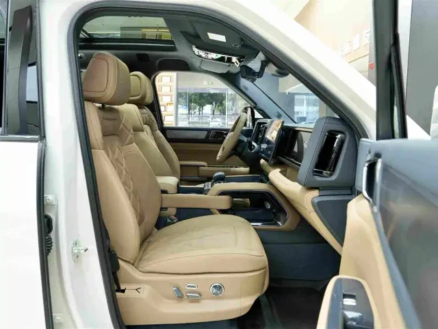 BYD FangChengBao Leopard 5 — Фото автомобиля 12