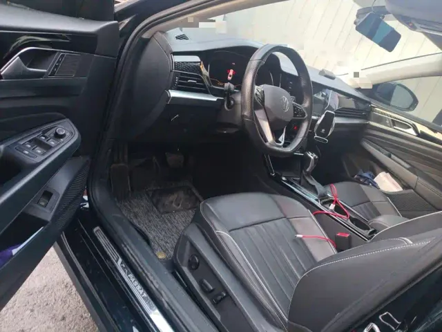 Volkswagen Passat — Фото автомобиля 17