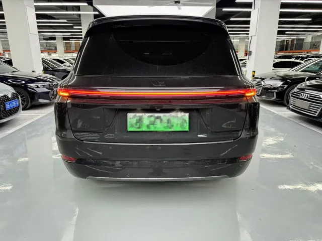 Li Auto L9 — Фото автомобиля 14