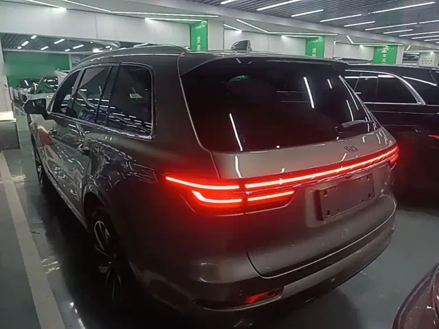 Li Auto ONE — Фото автомобиля 4
