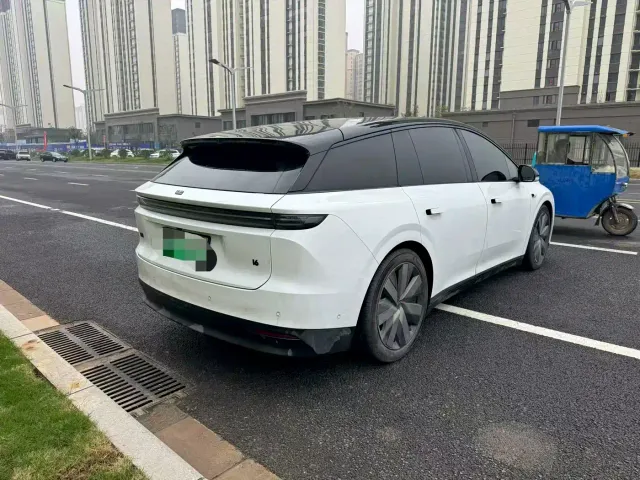 Li Auto i6 — Фото автомобиля 8