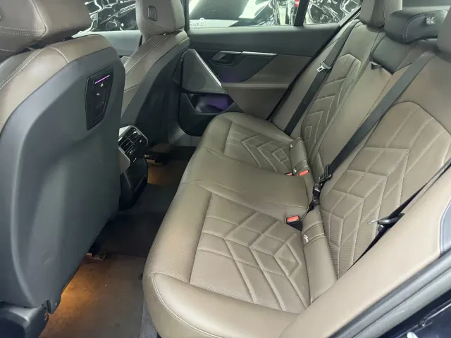 BMW 5 Series — Фото автомобиля 7