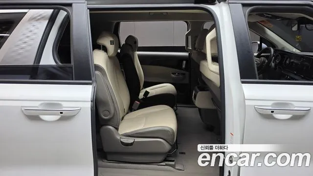 Kia Carnival 4th Gen — Фото автомобиля 18