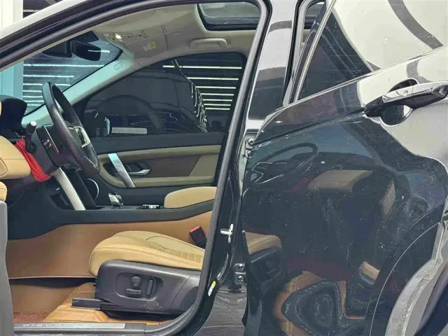 Land Rover Discovery Sport — Фото автомобиля 8