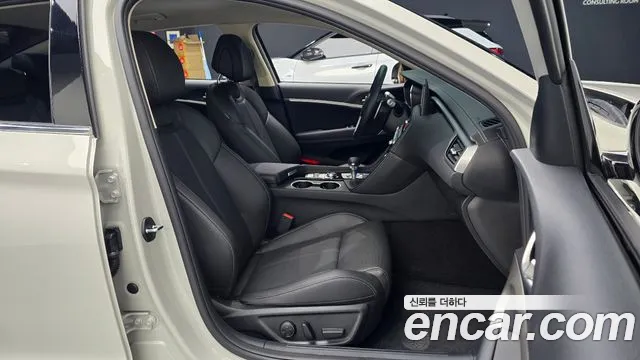 Genesis G70 New — Фото автомобиля 10
