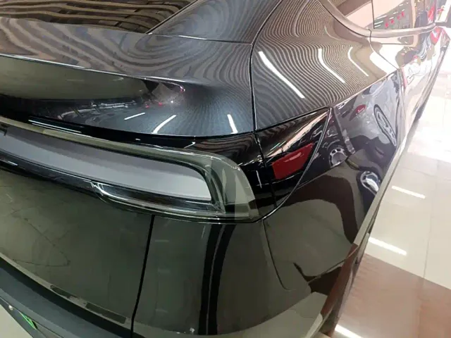 Tesla Model Y — Фото автомобиля 7