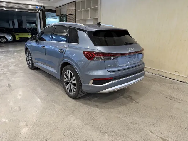 Audi Q4 e-tron — Фото автомобиля 6