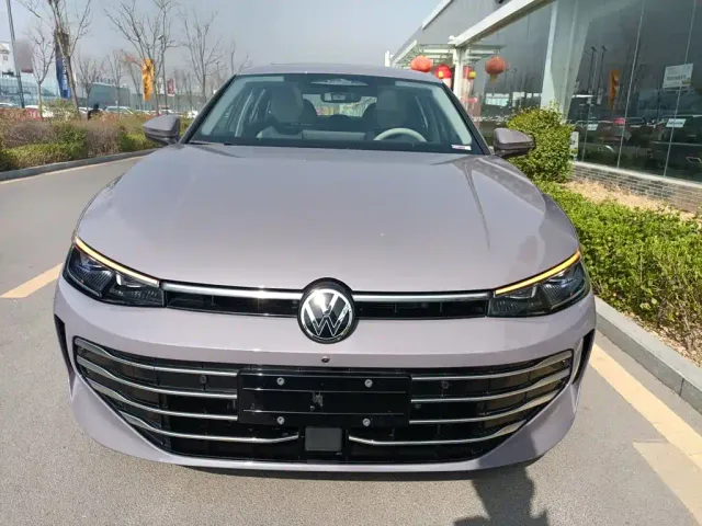 Volkswagen Passat — Фото автомобиля 2