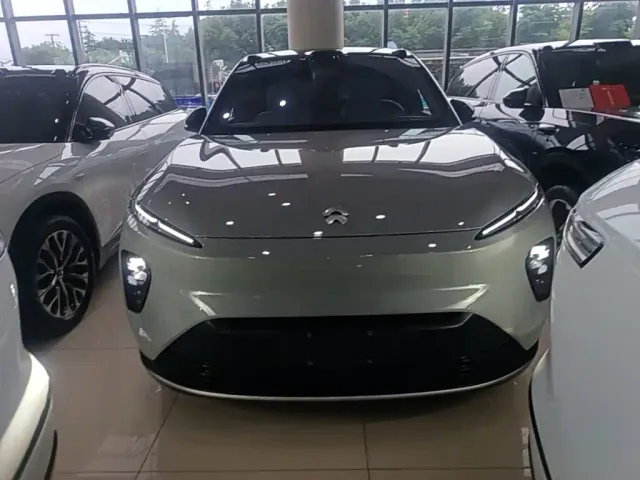 Nio ES8 — Фото автомобиля 2