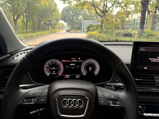 Audi Q5L — Фото автомобиля 10