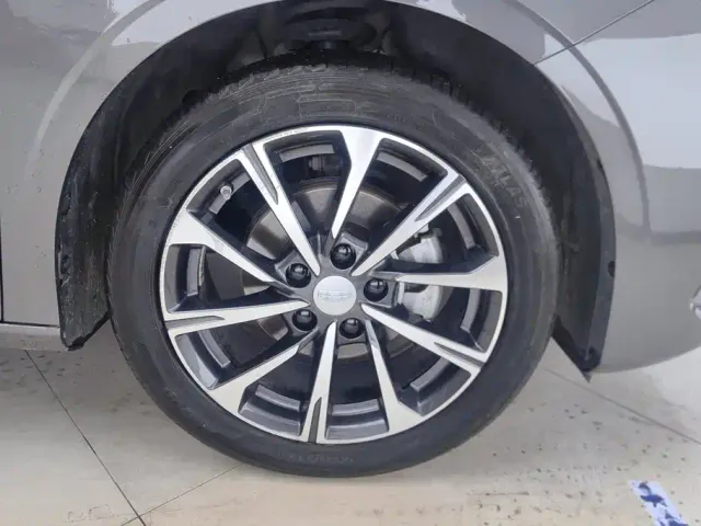 Geely Emgrand — Фото автомобиля 6