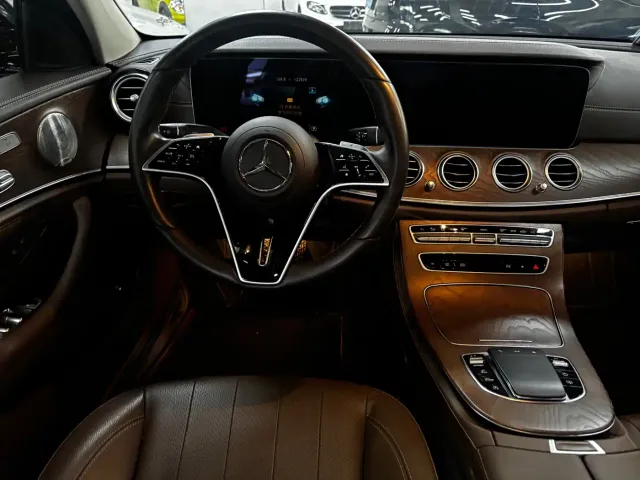 Mercedes-Benz E-Class — Фото автомобиля 5