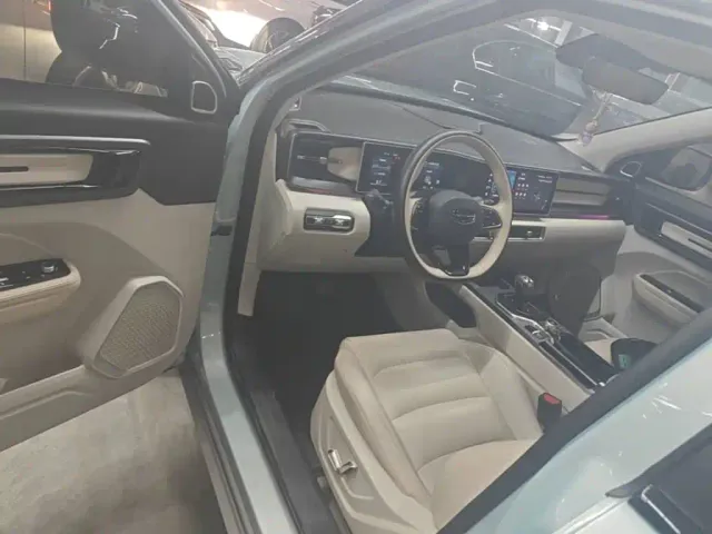 Geely ICON — Фото автомобиля 15
