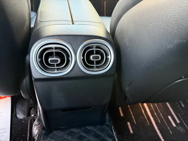 Mercedes-Benz C-Class — Фото автомобиля 26
