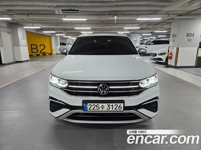 Volkswagen Tiguan — Фото автомобиля 3