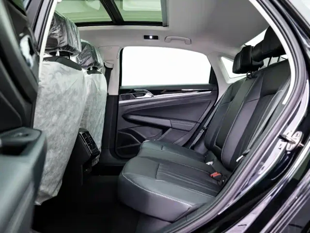 Volkswagen Passat — Фото автомобиля 10