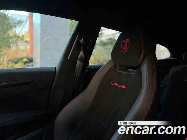 Lamborghini Urus — Фото автомобиля 16