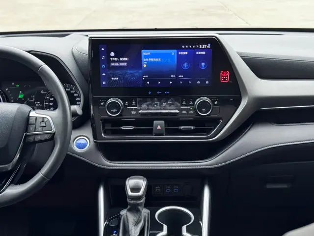 Toyota Highlander — Фото автомобиля 12