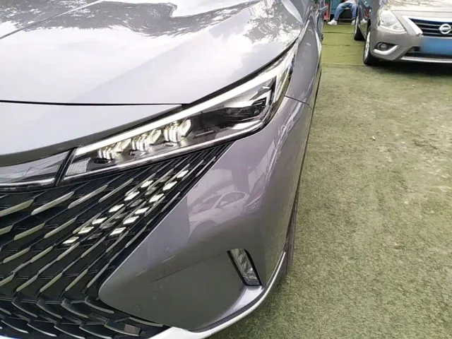 Roewe RX5 — Фото автомобиля 23