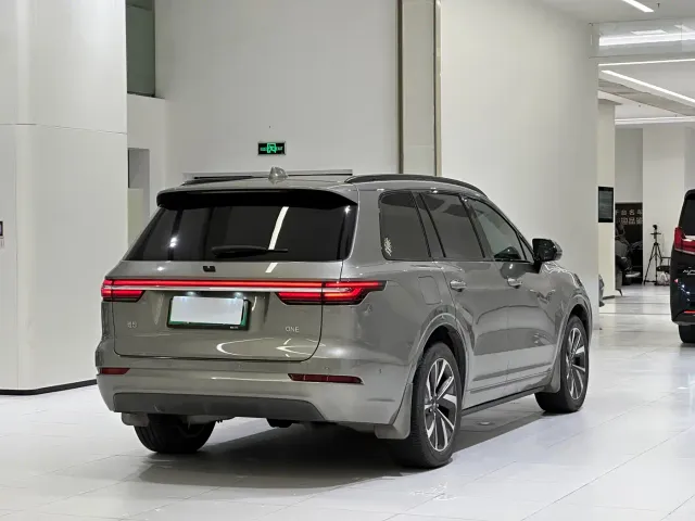 Li Auto ONE — Фото автомобиля 5