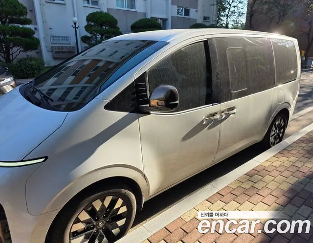 Фотография автомобиля — Hyundai Staria