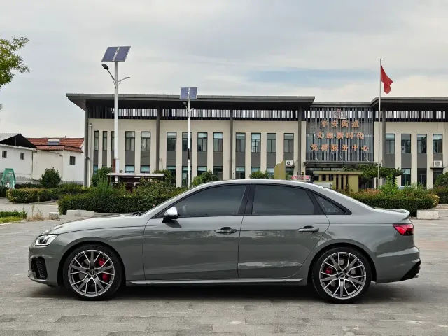 Audi S4 — Фото автомобиля 4