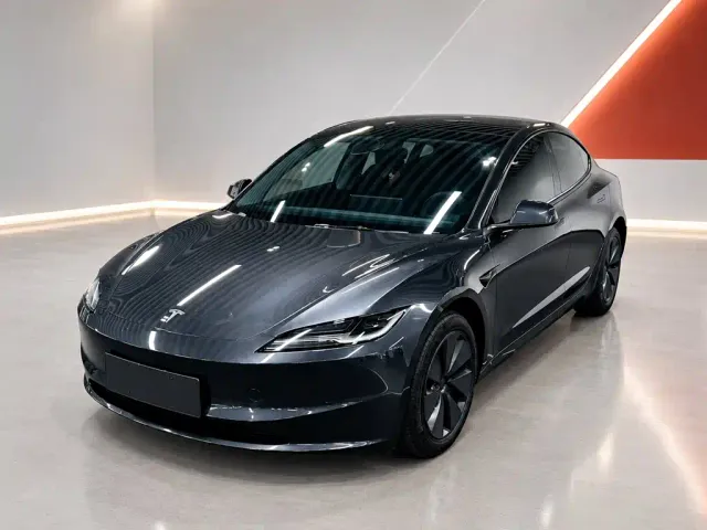 Фотография автомобиля — Tesla Model 3