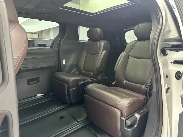 Toyota Granvia — Фото автомобиля 8