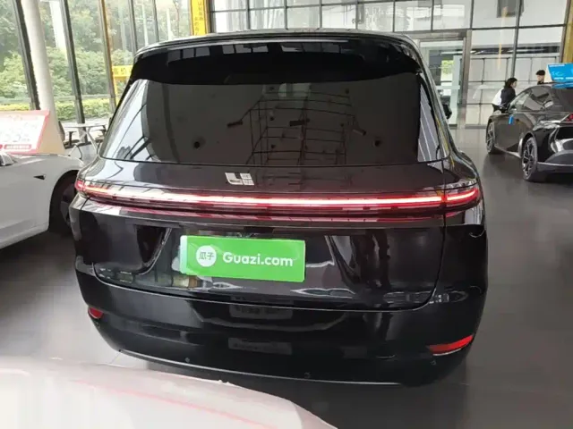 Li Auto L9 — Фото автомобиля 5
