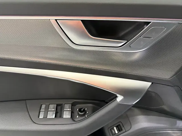 Audi A6L — Фото автомобиля 15