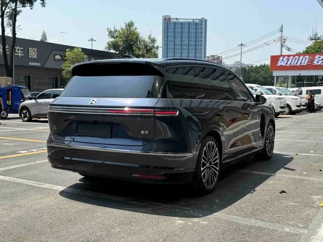 Nio ES8 — Фото автомобиля 8