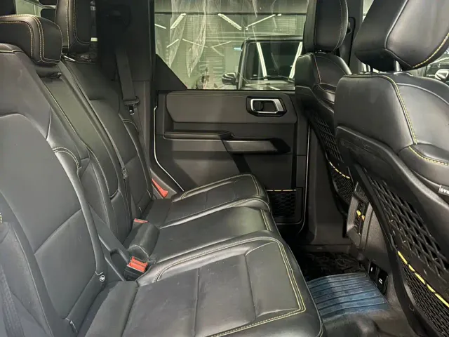 Ford Bronco — Фото автомобиля 11