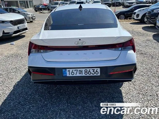 Hyundai Avante CN7 — Фото автомобиля 12