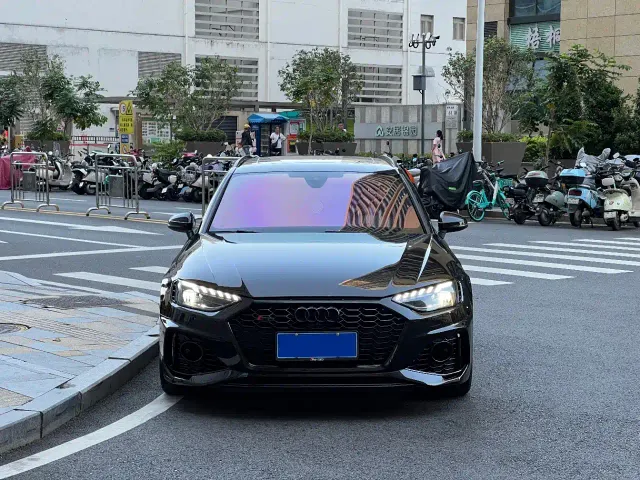 Audi RS 4 — Фото автомобиля 2