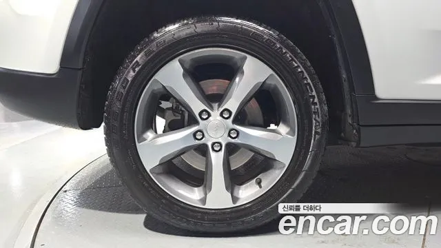 Jeep Cherokee Grand Cherokee(WL) 3.6 Limited — Фото автомобиля 21