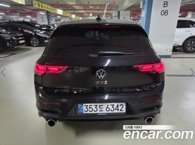 Volkswagen Golf 8th Gen — Фото автомобиля 2
