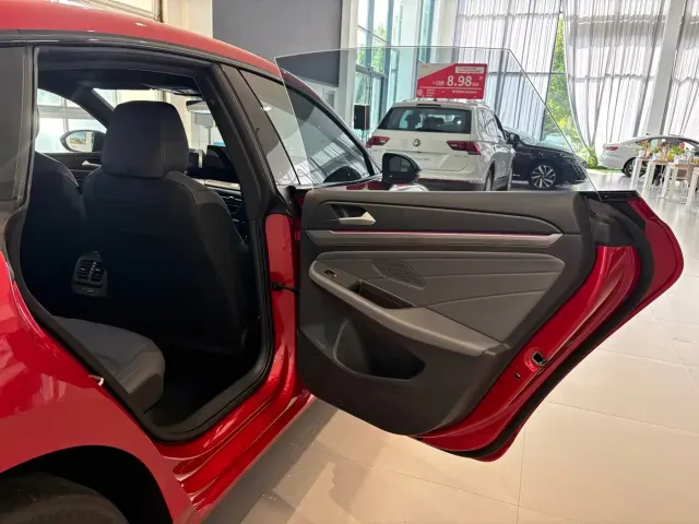 Volkswagen Lamando 2025 Lamando L 2.0T Base — Фото автомобиля 10