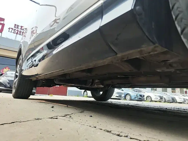 Roewe RX5 — Фото автомобиля 20