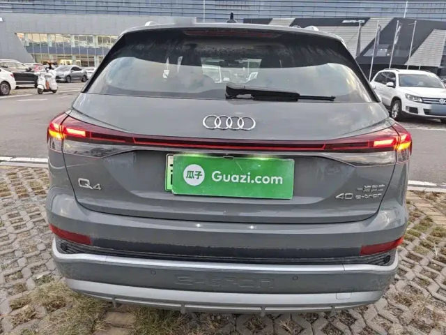 Audi Q4 e-tron — Фото автомобиля 5