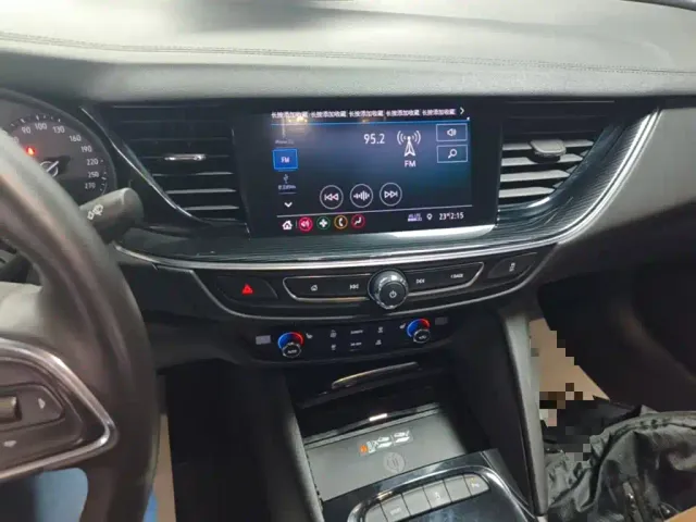 Buick Regal — Фото автомобиля 12