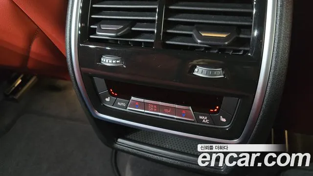 BMW XM — Фото автомобиля 12