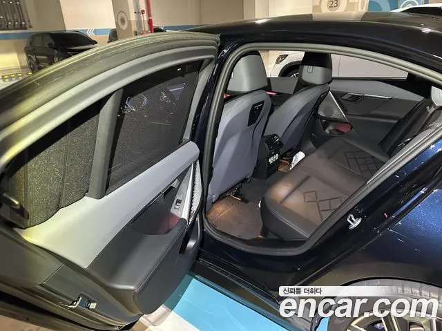 BMW 5 Series G60 — Фото автомобиля 11