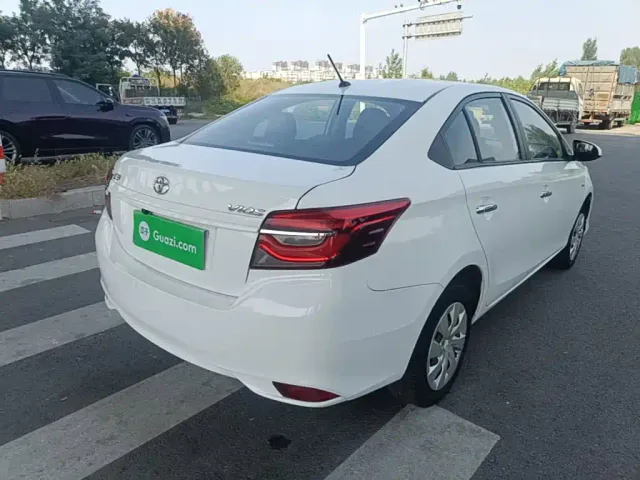 Toyota Vios — Фото автомобиля 6