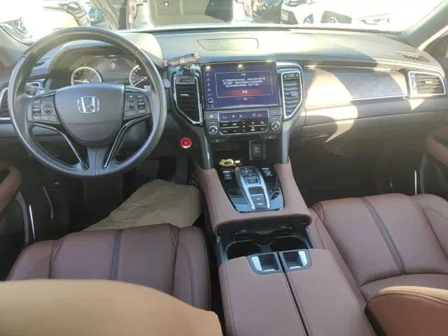 Honda UR-V — Фото автомобиля 9
