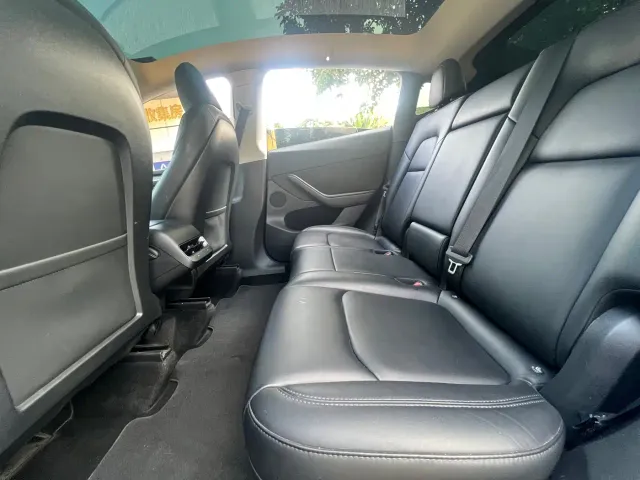 Tesla Model Y — Фото автомобиля 6