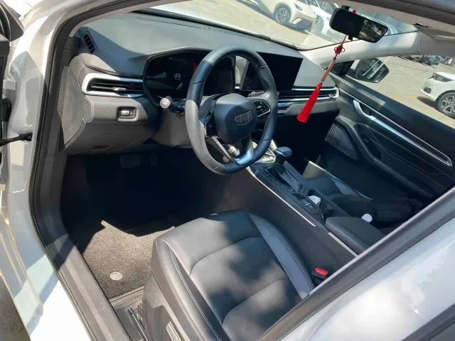 Geely Emgrand — Фото автомобиля 8