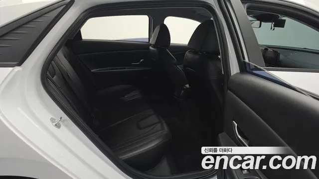 Hyundai Avante CN7 — Фото автомобиля 16