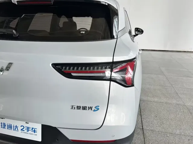 Wuling Starlight S — Фото автомобиля 16