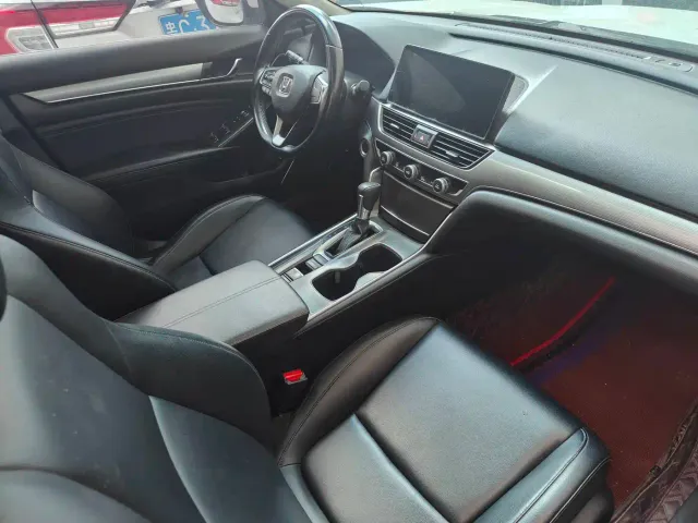 Honda Accord — Фото автомобиля 9